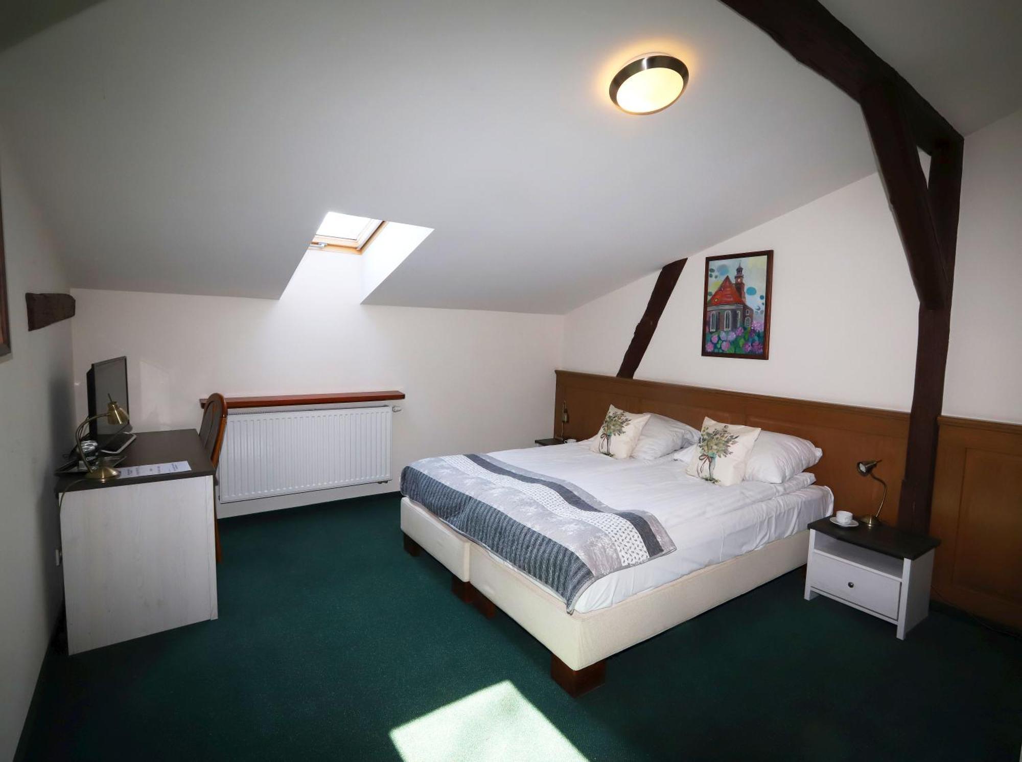 Hotel Sandro Silver & Spichlerz Antoniny レシュノ エクステリア 写真