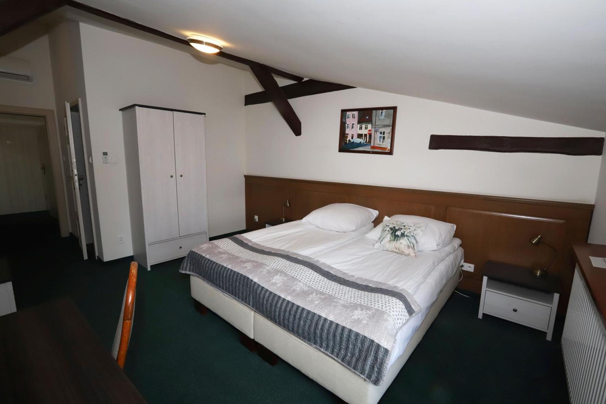 Hotel Sandro Silver & Spichlerz Antoniny レシュノ エクステリア 写真
