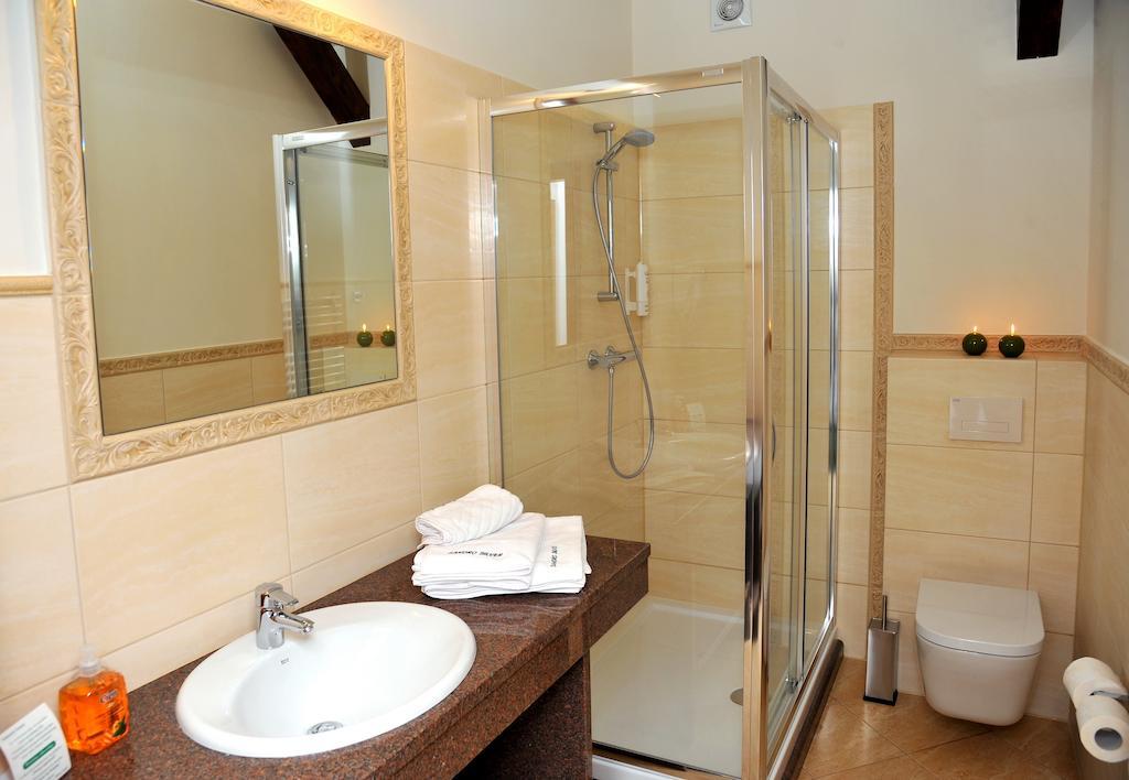 Hotel Sandro Silver & Spichlerz Antoniny レシュノ エクステリア 写真
